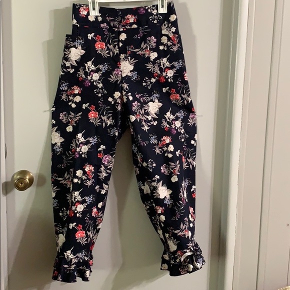 Capris - Picture 2 of 6